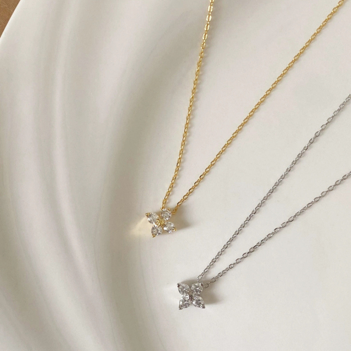 Mia Crystal Pedant Necklace - Joie d’Or