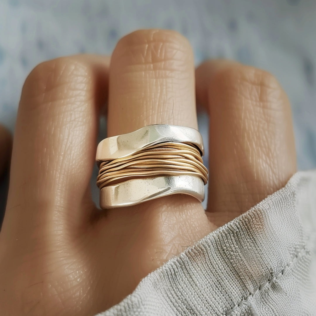 Matilda | Women Two Tone Threaded Band Ring