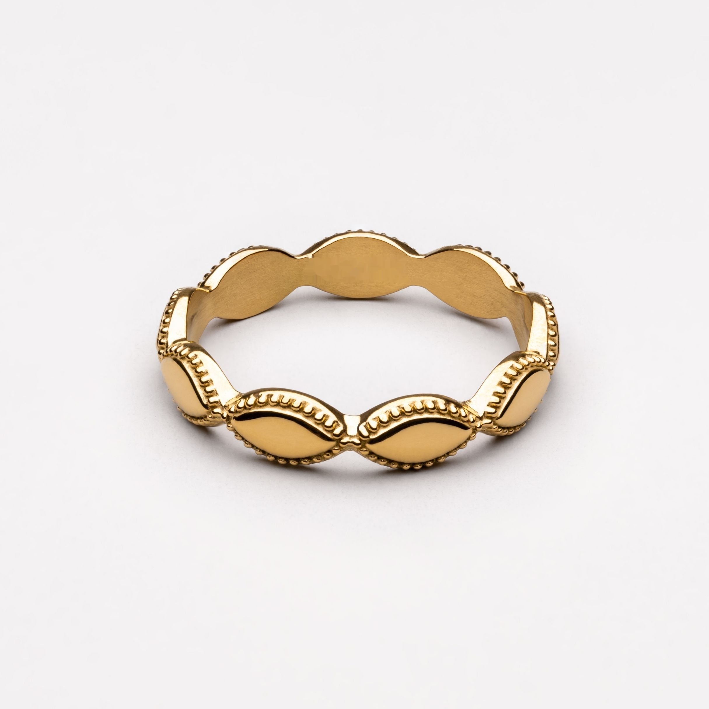 Selene Jewelry gold scalloped band ring