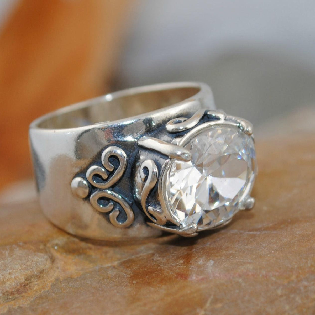 Lucinda | Women Single Stone Silver Tone Ring