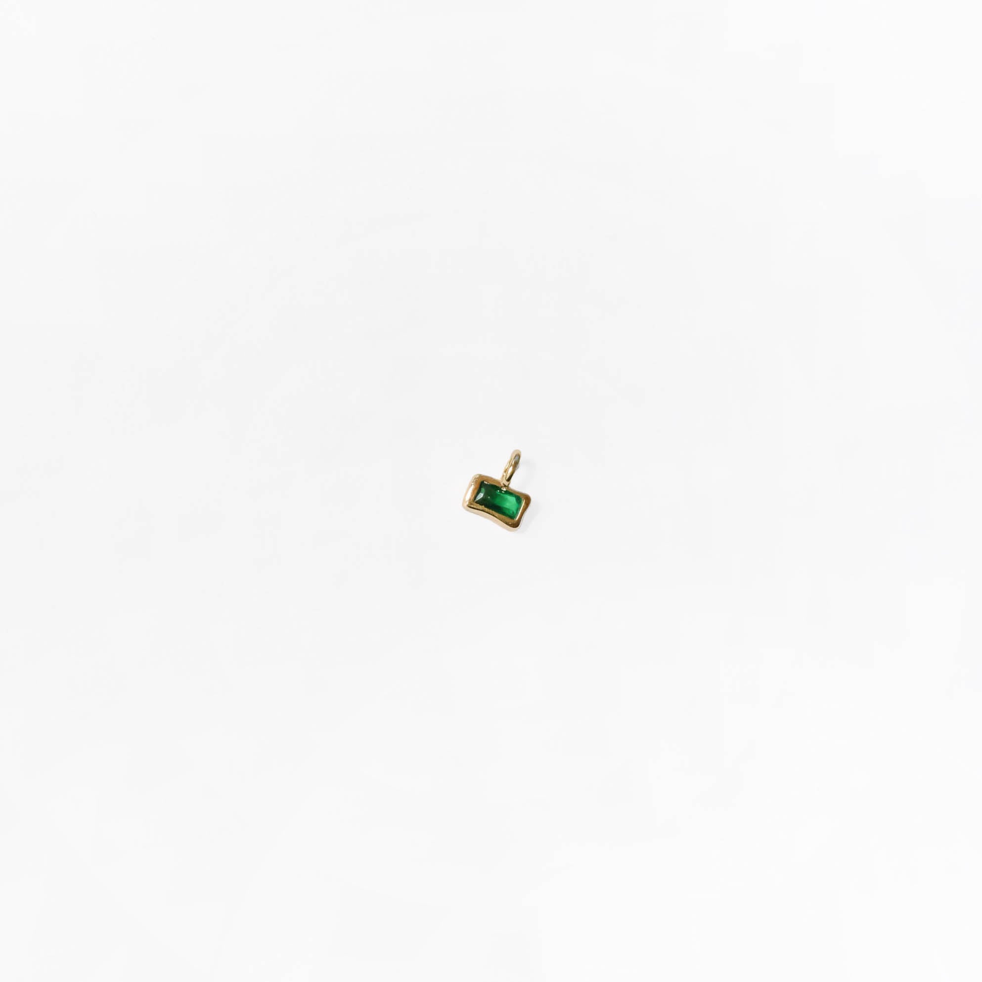 Mayo charm de piedra natal